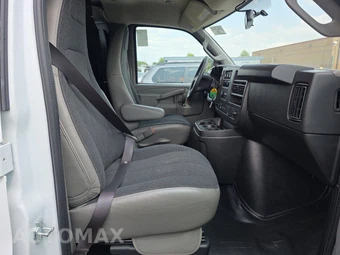 2025 GMC Savana 2500 Cargo Van 1WT 135.0" WB - miniatura 8