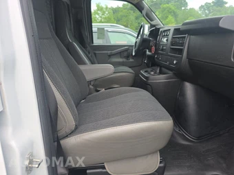 2025 GMC Savana 2500 Cargo Van 1WT 135.0" WB - miniatura 8
