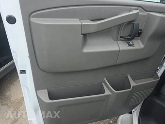 2025 GMC Savana 2500 Cargo Van 1WT 135.0" WB - miniatura 9