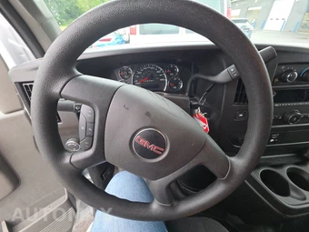 2025 GMC Savana 2500 Cargo Van 1WT 135.0" WB - miniatura 10