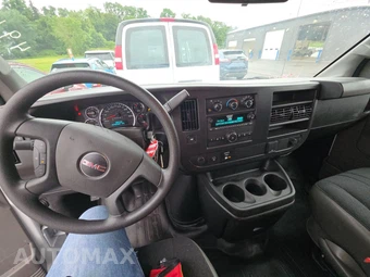 2025 GMC Savana 2500 Cargo Van 1WT 135.0" WB - miniatura 11
