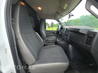 2025 GMC Savana 2500 Cargo Van 1WT 135.0" WB - miniatura 8