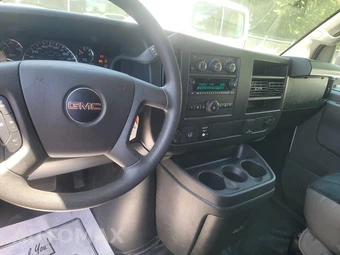 2025 GMC Savana 2500 Cargo Van 1WT 135.0" WB - miniatura 11