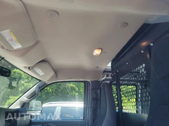 2025 GMC Savana 2500 Cargo Van 1WT 135.0" WB - miniatura 18