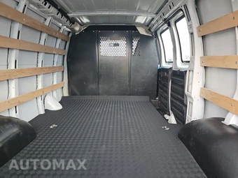 2025 GMC Savana 2500 Cargo Van 1WT 135.0" WB - miniatura 15