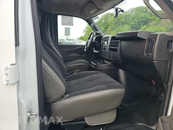 2025 GMC Savana 2500 Cargo Van 1WT 135.0" WB - miniatura 8