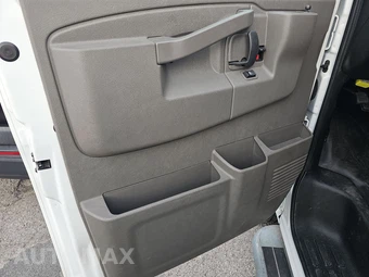 2025 GMC Savana 2500 Cargo Van 1WT 135.0" WB - miniatura 9