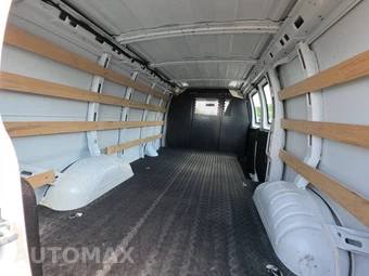 2025 GMC Savana 2500 Cargo Van 1WT 135.0" WB - miniatura 15