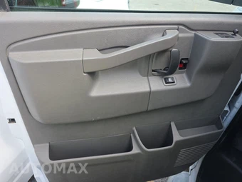 2025 GMC Savana 2500 Cargo Van 1WT 135.0" WB - miniatura 9