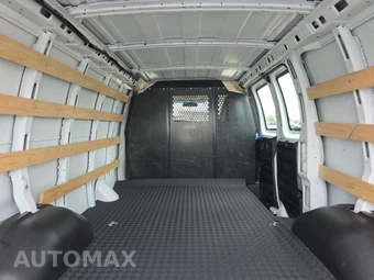2025 GMC Savana 2500 Cargo Van 1WT 135.0" WB - miniatura 15