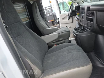 2025 GMC Savana 2500 Cargo Van 1WT 135.0" WB - miniatura 8