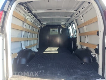 2025 GMC Savana 2500 Cargo Van 1WT 135.0" WB - miniatura 17