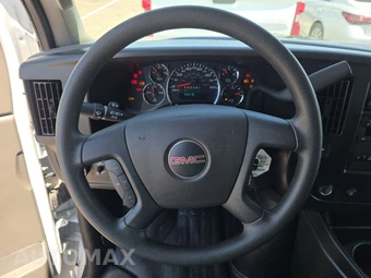 2025 GMC Savana 2500 Cargo Van 1WT 135.0" WB - miniatura 10