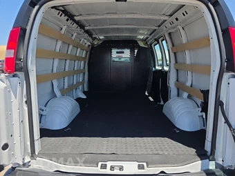 2025 GMC Savana 2500 Cargo Van 1WT 135.0" WB - miniatura 15