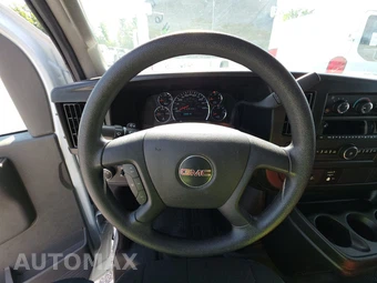 2025 GMC Savana 2500 Cargo Van 1WT 135.0" WB - miniatura 10