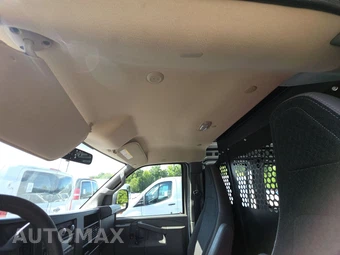 2025 GMC Savana 2500 Cargo Van 1WT 135.0" WB - miniatura 17