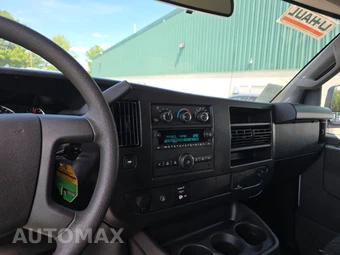 2025 GMC Savana 2500 Cargo Van 1WT 135.0" WB - miniatura 11