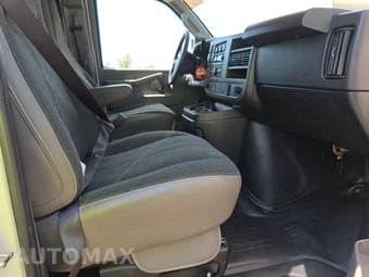 2025 GMC Savana 2500 Cargo Van 1WT 135.0" WB - miniatura 8