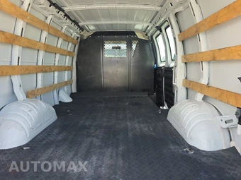 2025 GMC Savana 2500 Cargo Van 1WT 135.0" WB - miniatura 15