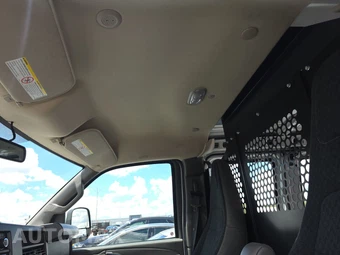 2025 GMC Savana 2500 Cargo Van 1WT 135.0" WB - miniatura 16