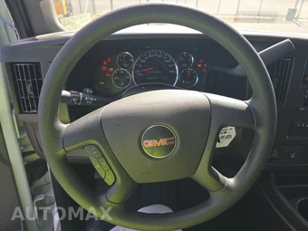 2025 GMC Savana 2500 Cargo Van 1WT 135.0" WB - miniatura 10
