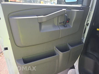 2025 GMC Savana 2500 Cargo Van 1WT 135.0" WB - miniatura 9