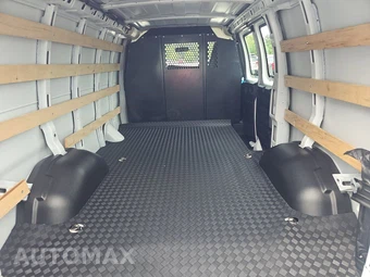 2025 GMC Savana 2500 Cargo Van 1WT 135.0" WB - miniatura 15
