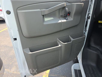 2025 GMC Savana 2500 Cargo Van 1WT 135.0" WB - miniatura 9