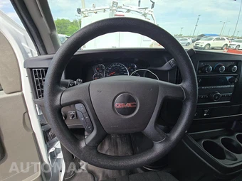 2025 GMC Savana 2500 Cargo Van 1WT 135.0" WB - miniatura 10