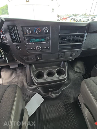 2025 GMC Savana 2500 Cargo Van 1WT 135.0" WB - miniatura 11