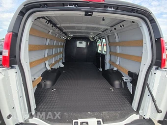 2025 GMC Savana 2500 Cargo Van 1WT 135.0" WB - miniatura 15