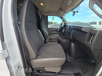 2025 GMC Savana 2500 Cargo Van 1WT 135.0" WB - miniatura 8