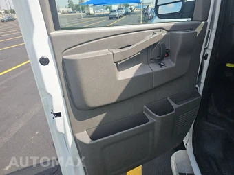 2025 GMC Savana 2500 Cargo Van 1WT 135.0" WB - miniatura 9