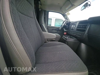 2025 GMC Savana 2500 Cargo Van 1WT 135.0" WB - miniatura 8