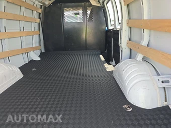 2025 GMC Savana 2500 Cargo Van 1WT 135.0" WB - miniatura 15