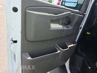 2025 GMC Savana 2500 Cargo Van 1WT 135.0" WB - miniatura 9