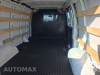 2025 GMC Savana 2500 Cargo Van 1WT 135.0" WB - miniatura 15