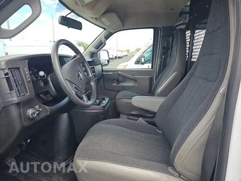 2025 GMC Savana 2500 Cargo Van 1WT 135.0" WB - miniatura 7