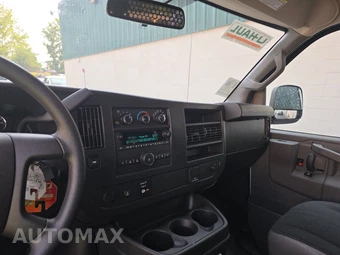 2025 GMC Savana 2500 Cargo Van 1WT 135.0" WB - miniatura 11
