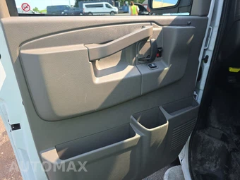 2025 GMC Savana 2500 Cargo Van 1WT 135.0" WB - miniatura 9