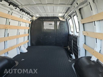 2025 GMC Savana 2500 Cargo Van 1WT 135.0" WB - miniatura 16