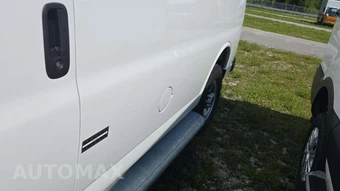 2025 GMC Savana 2500 Cargo Van 1WT 135.0" WB - miniatura 22