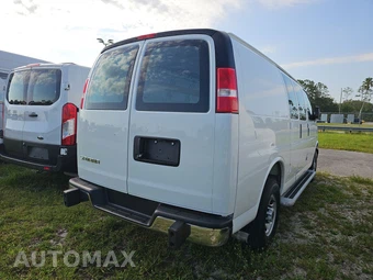 2025 GMC Savana 2500 Cargo Van 1WT 135.0" WB - miniatura 4
