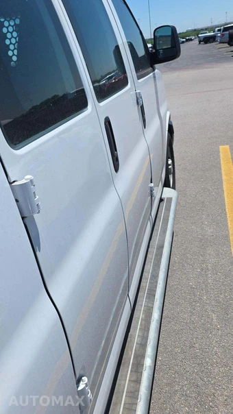 2025 GMC Savana 2500 Cargo Van 1WT 135.0" WB - miniatura 22