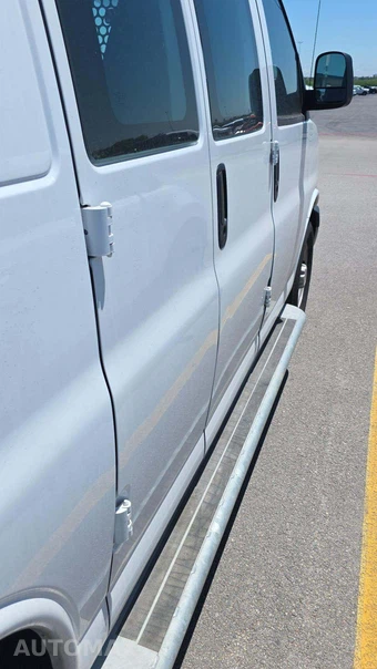 2025 GMC Savana 2500 Cargo Van 1WT 135.0" WB - miniatura 23