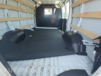 2025 GMC Savana 2500 Cargo Van 1WT 135.0" WB - miniatura 15