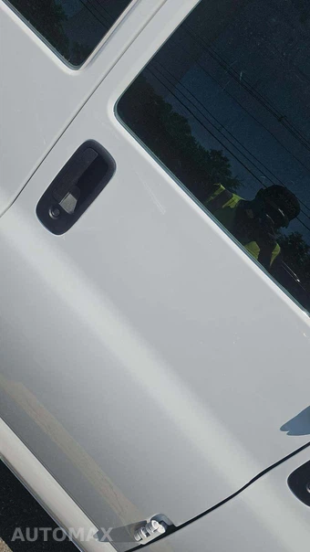 2025 GMC Savana 2500 Cargo Van 1WT 135.0" WB - miniatura 28