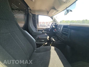 2025 GMC Savana 2500 Cargo Van 1WT 135.0" WB - miniatura 8