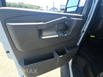2025 GMC Savana 2500 Cargo Van 1WT 135.0" WB - miniatura 9