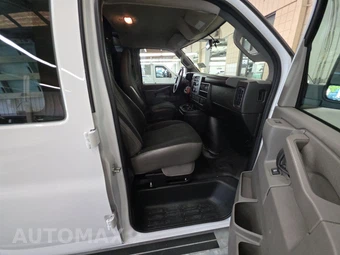 2025 GMC Savana 2500 Cargo Van 1WT 135.0" WB - miniatura 8